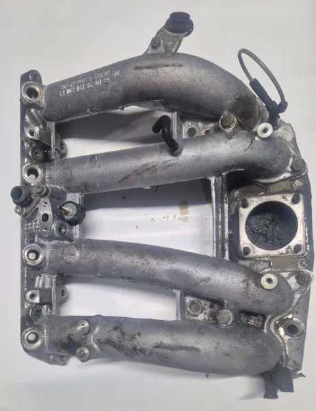 Впускной коллектор Mercedes M102 2.3 (W124 / W201 190E)