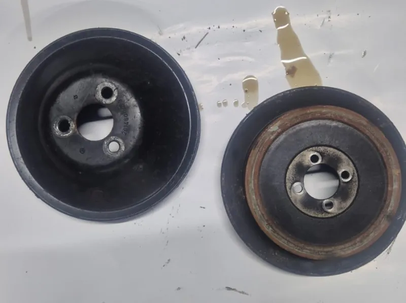 Шкив гур и помпы Mercedes M102 2.3 (W124 / W201)