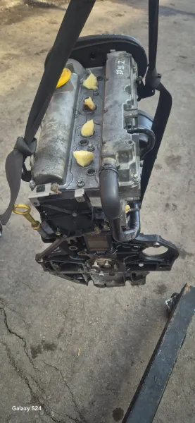 Двигатель Opel Z16XE