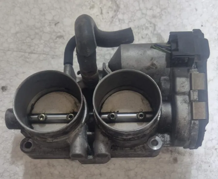 Дроссельная заслонка Opel Omega B 3.0 и 2.6 